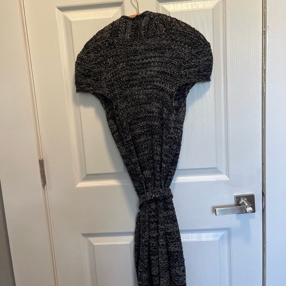 Short Sleeve Sweater Cardigan - Picture 3 of 3